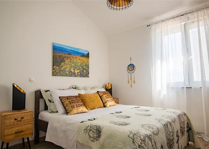 Olea Apartments Vir